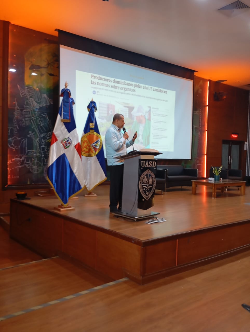 El IIBA Participa en Seminario Nacional de la Sociedad Dominicana de cara al siglo XXI